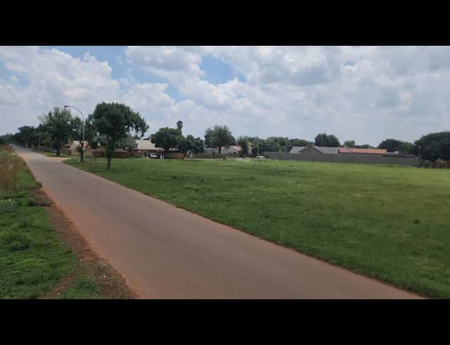 LAND FOR SALE IN RONDEBULT